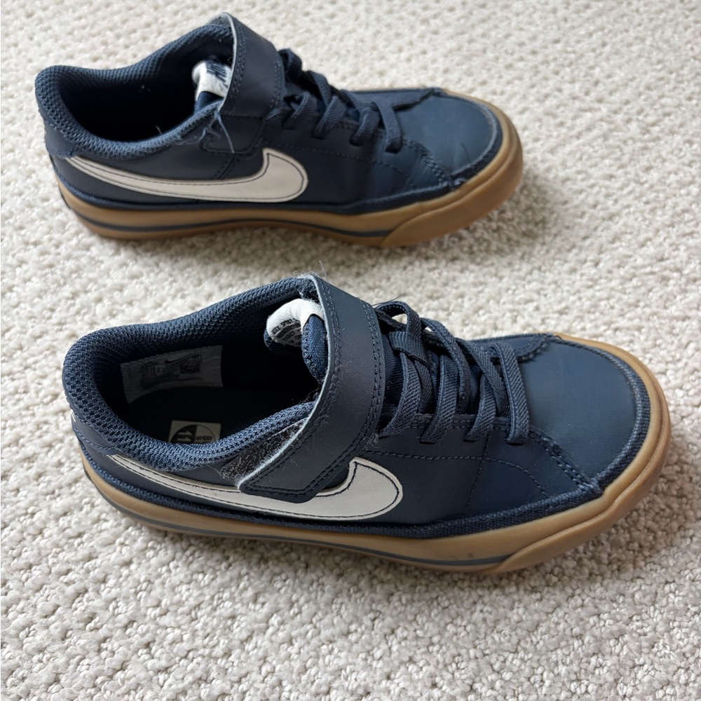 Kids Navy Blue court legacy  with Gum Sole - Picture 2 of 6